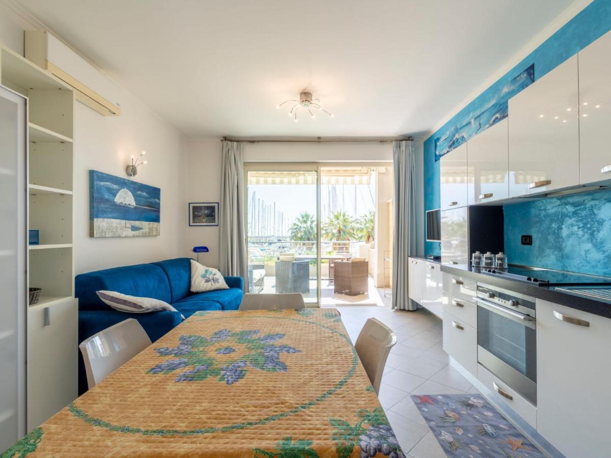 Apartment Blue Moon By Interhome Santo Stefano al Mare Luaran gambar